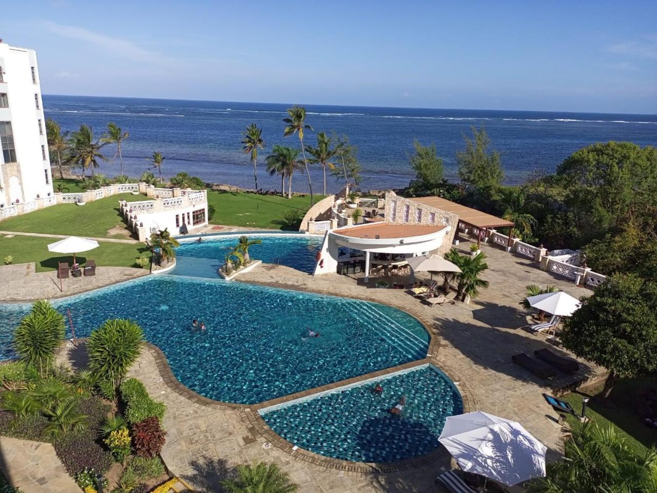 Luxury Oceanline Apartments Mombasa Esterno foto